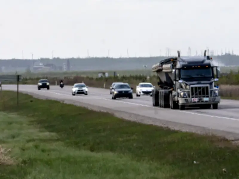 Multi-vehicle crash closes Highway 63 'Bridge to Nowhere' near Fort McMurray