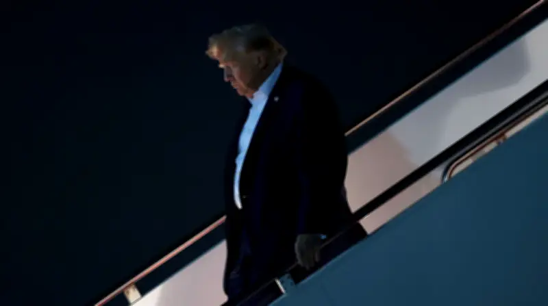 Neocons' Iran Regime Change Dreams Shattered as Trump Signs Deal