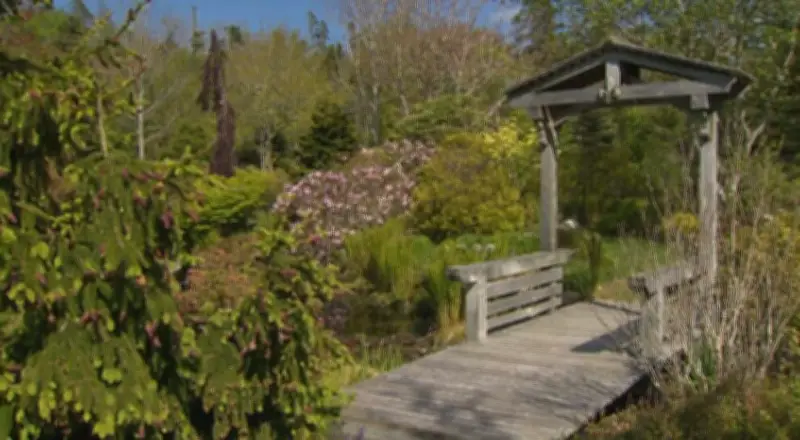 Nova Scotia Family's Garden Tours Support Local Food Bank