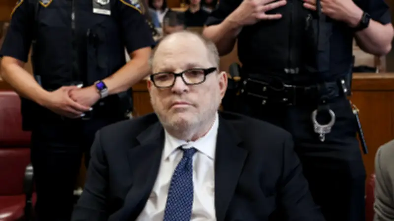 NY prosecutors drop rape charge against Harvey Weinstein after hung juries