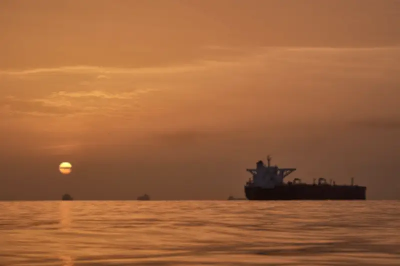 Oil Steady as Market Focuses on Hormuz Flows After Peace Talks