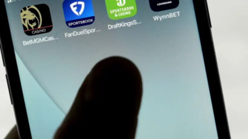 Ontario to Tighten Online Gambling Ad Rules: 'Time to Do Something'
