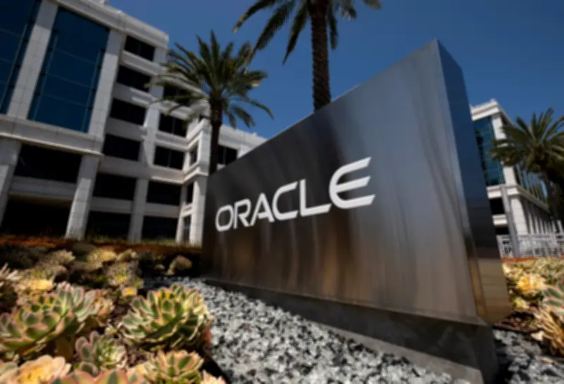 Oracle Stock Falls as AI Spending Plans and Debt Concerns Rattle Investors