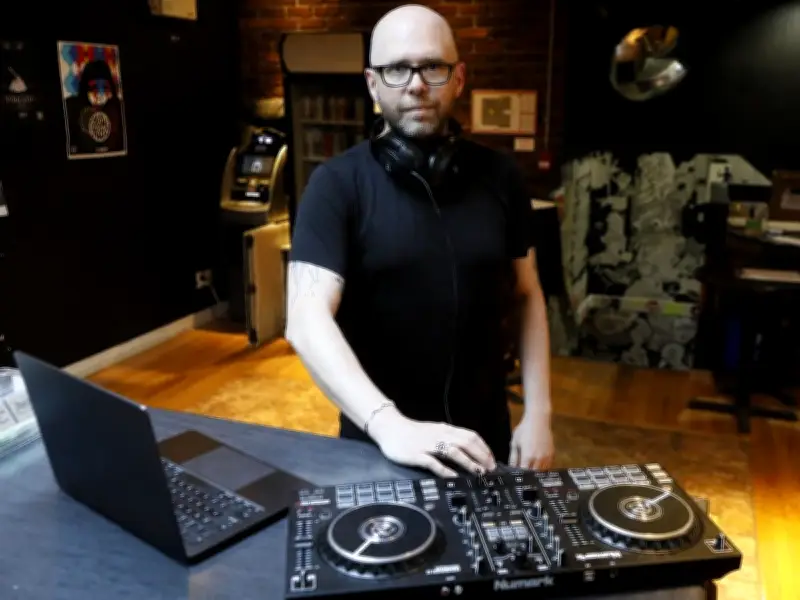 Ottawa music fans embrace early shows: Distortion starts at 6 p.m., sales up