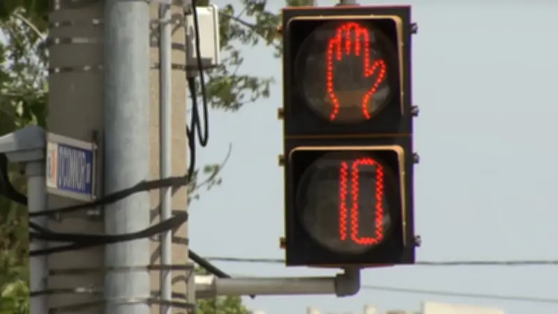 Pedestrian Countdown Timers Could Cost Windsor Over $22 Million