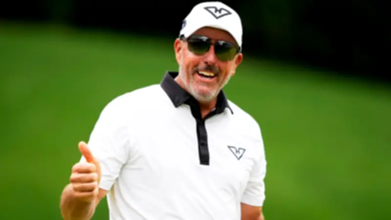Phil Mickelson Kicked Out of Golf Club Over Inappropriate Contact: Report