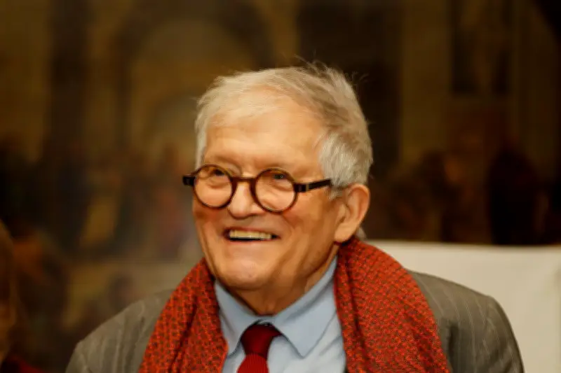 Renowned British Artist David Hockney Passes Away at 88