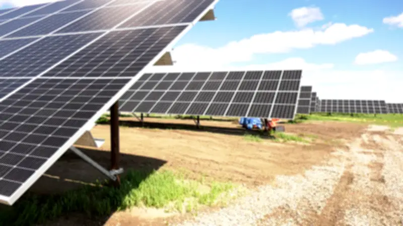 Saskatoon Switches On Dundonald Avenue Solar Farm, City Officials Announce