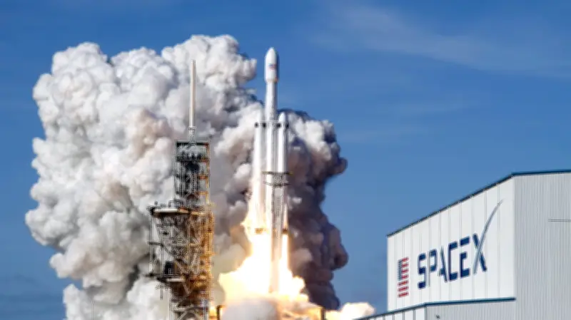 SpaceX Plans $75B IPO, Poised for Record Debut