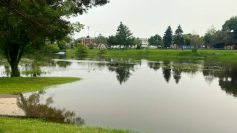 St. Albert warns public to avoid Sturgeon River due to high water levels