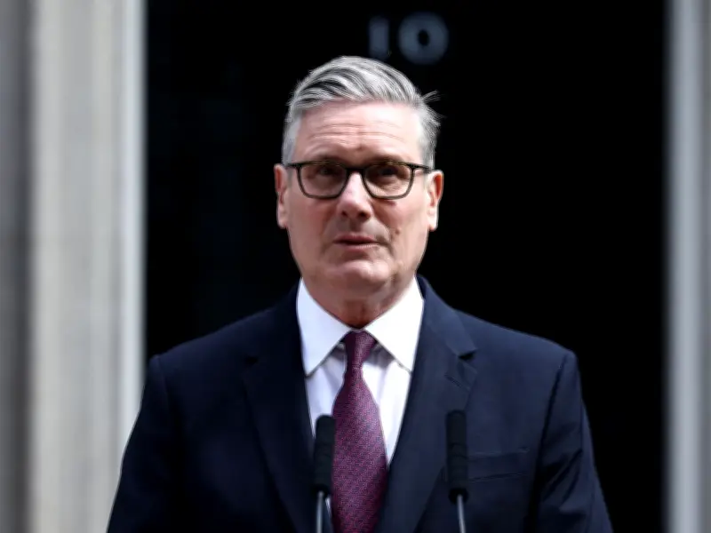 Starmer Quits, Sets Plan for New UK PM by September