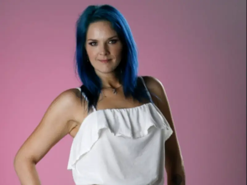 SUNshine Girl Breanne: Leo Loves Horses, Hockey, and Soccer
