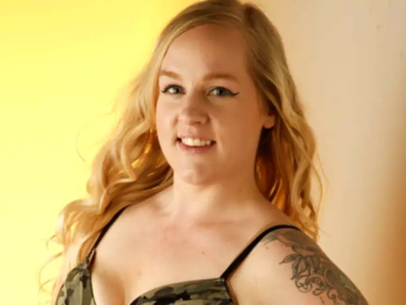 SUNshine Girl Brooke: Outdoor Enthusiast and Blue Jays Fan