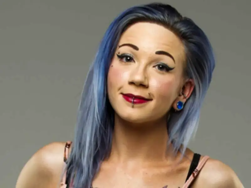 SUNshine Girl Emily: Beauty Advisor and Family Lover