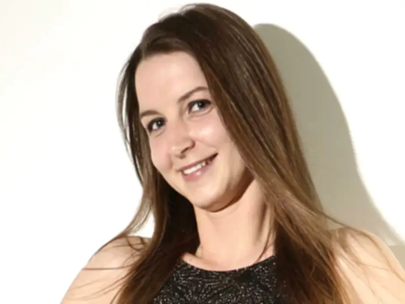 SUNshine Girl Jessica: Nature Lover and Medical Student