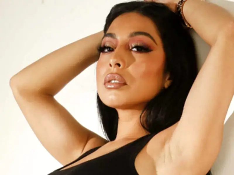 SUNshine Girl Mishka Returns: Model, Makeup Artist, Beach Lover