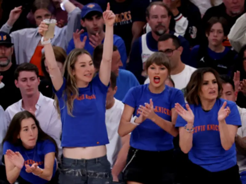 Taylor Swift, Haim Sisters, Mariska Hargitay Celebrate Knicks' Historic Comeback