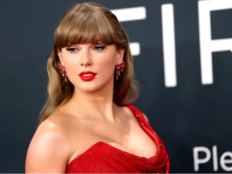 Taylor Swift Records Original Song for 'Toy Story 5'