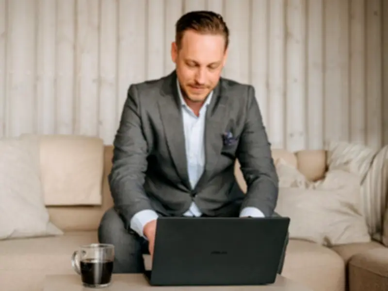 Tech Tools to Stay Productive While Working Remotely This Summer