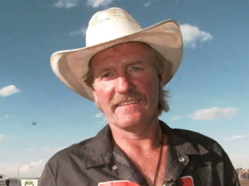 Tom Glass, legendary chuckwagon driver and commentator, dies at 77