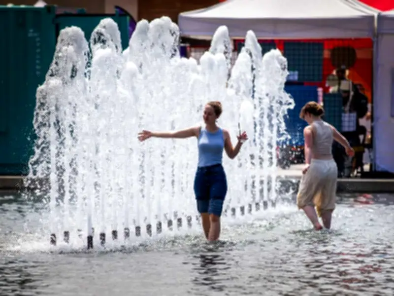 Toronto Heat Warning: Orange Alert Issued, Pools Extended Hours