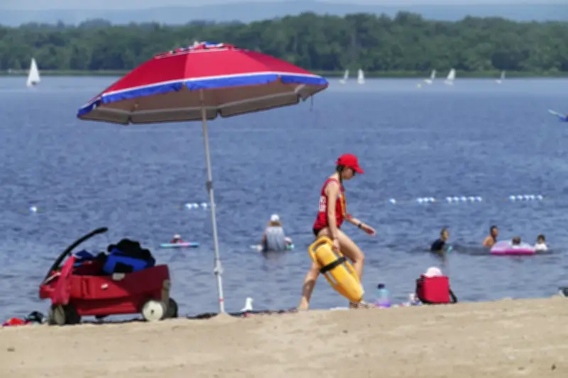 Toronto Hits 34°C as First Heat Wave of 2026 Grips Ontario