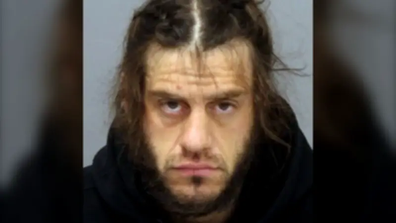 Toronto police search for Daniel Dunn, 34, in Scarborough stabbing