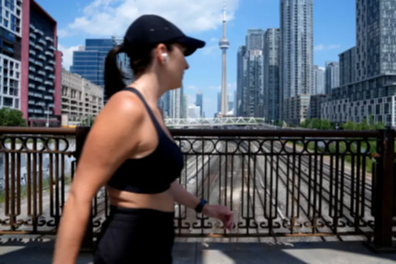 Toronto to experience 'building humidity' as warm weather persists