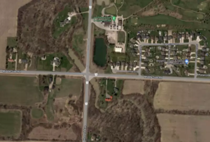 Traffic Light Installation Begins Monday at Amherstburg Intersection