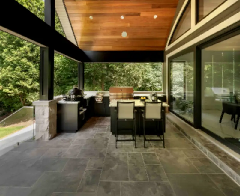 Transform Your Backyard with a Durable Outdoor Kitchen for Year-Round Use