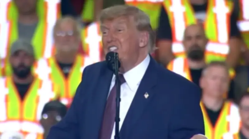 Trump Praises UFC Event, Says No Women in Crowd Is 'Nice'