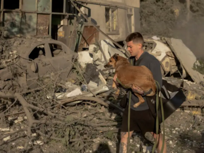 Ukraine on the Brink: Canadian Journalist's Blunt Warning on War-Torn Country