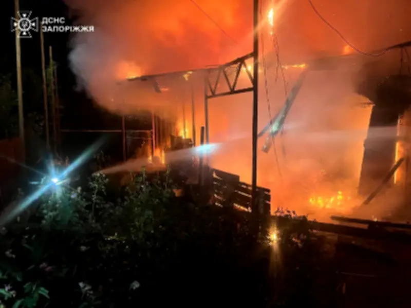 Ukraine Strikes Railway Bridge to Crimea, Aiming to Isolate Peninsula