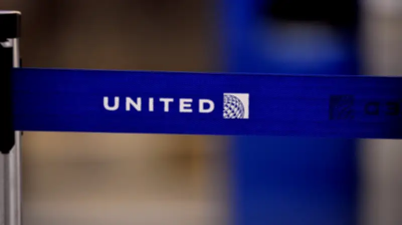 United Airlines Flight to Spain Turns Around Over Bluetooth Threat