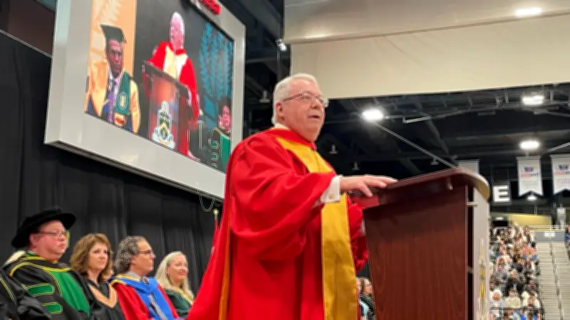University of Regina Honours Paralympic Pioneer Bob Steadward at Convocation