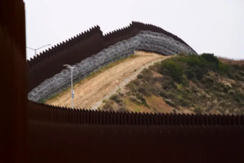 US discovers massive drug tunnel under Mexico border