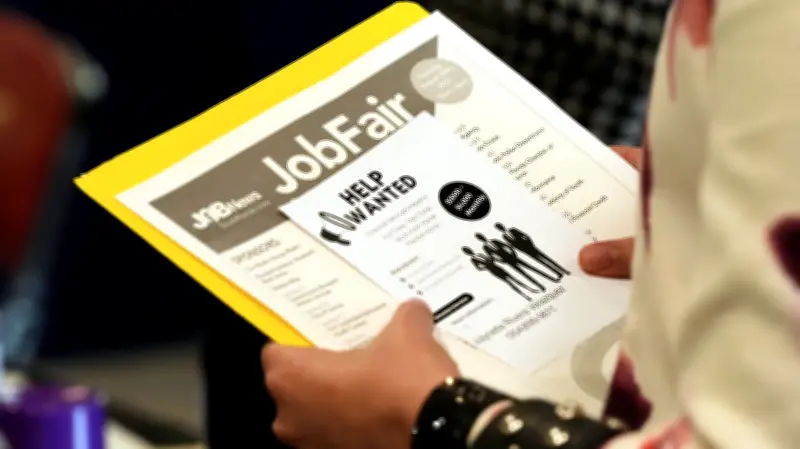 US Job Market Shows Resilience with 172,000 Jobs Added in May
