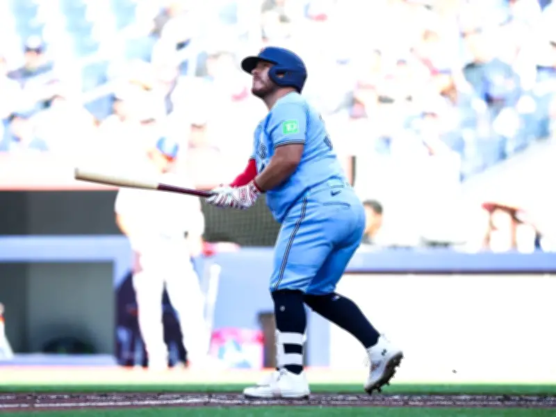 Wardrobe malfunction blamed for Kirk's home run jacket snub