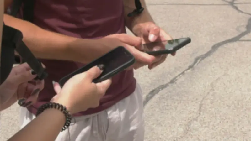 Waterloo Region Reacts to Potential Social Media Ban for Kids