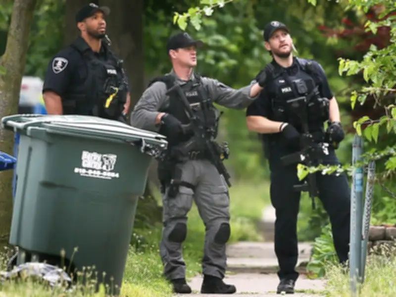 Windsor Police Arrest Man After Five-Hour Standoff with Knife