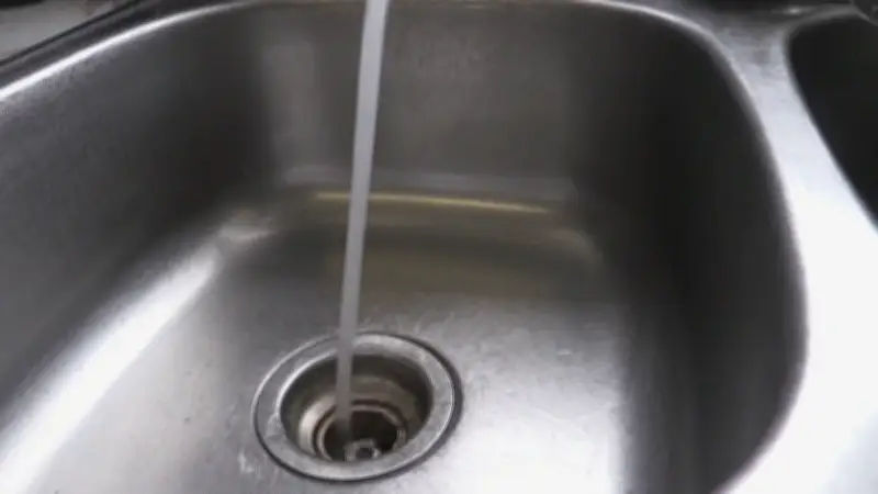 Winnipeg, Dauphin Residents Urged to Limit Water Use After Storm