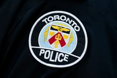 3-vehicle crash closes 2 lanes of EB Gardiner Expressway in Toronto