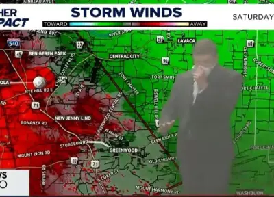 Arkansas Meteorologist Continues Tornado Warning as Studio Catches Fire