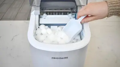 Best Countertop Ice Makers in Canada 2026: Top Picks & Buying Guide