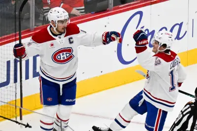 Canadiens' Suzuki Wins Selke, Caufield Takes Lady Byng at NHL Awards