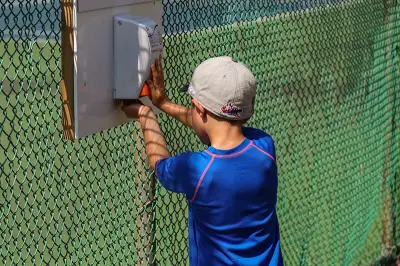 Free Sunscreen Dispenser Program Expands Across New Brunswick