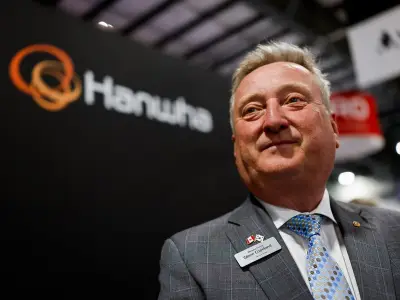 Hanwha signs MOU to build military vehicles using Canadian steel