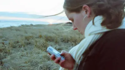 I Was Trapped in an Abusive Online Relationship as a Teen
