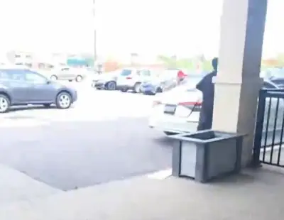 Man intervenes during attempted LCBO theft in Mississauga, video shows