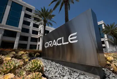 Oracle Stock Falls as AI Spending Plans and Debt Concerns Rattle Investors